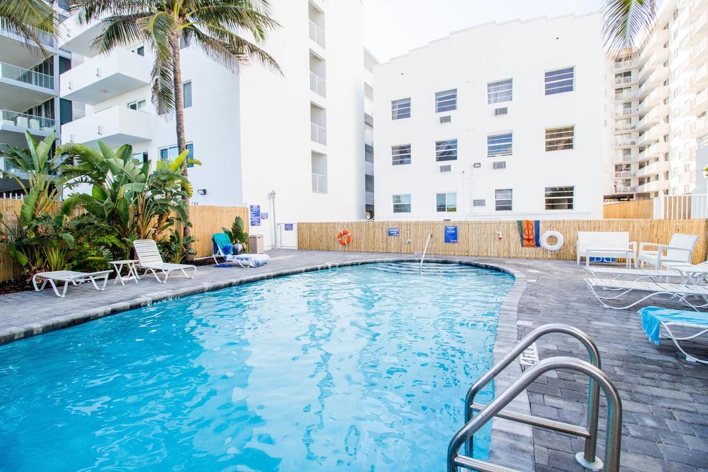 Ocean Walk Apartments Miami Beach Exterior photo