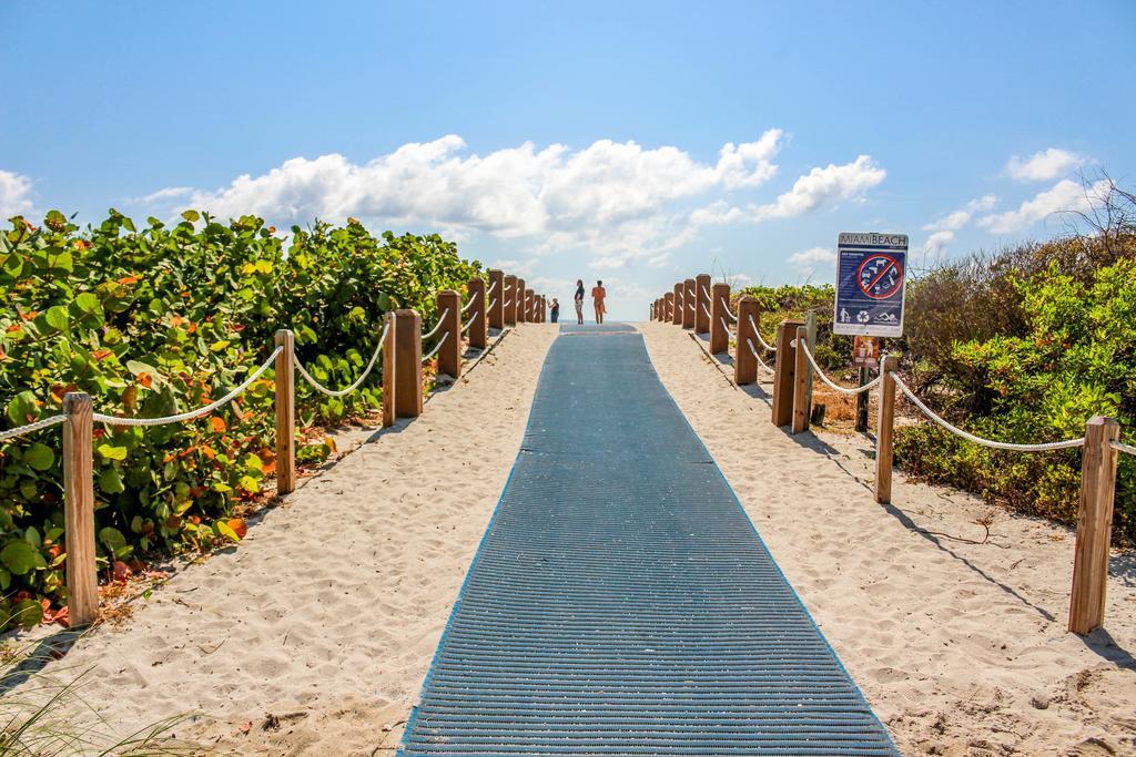 Ocean Walk Apartments Miami Beach Exterior photo